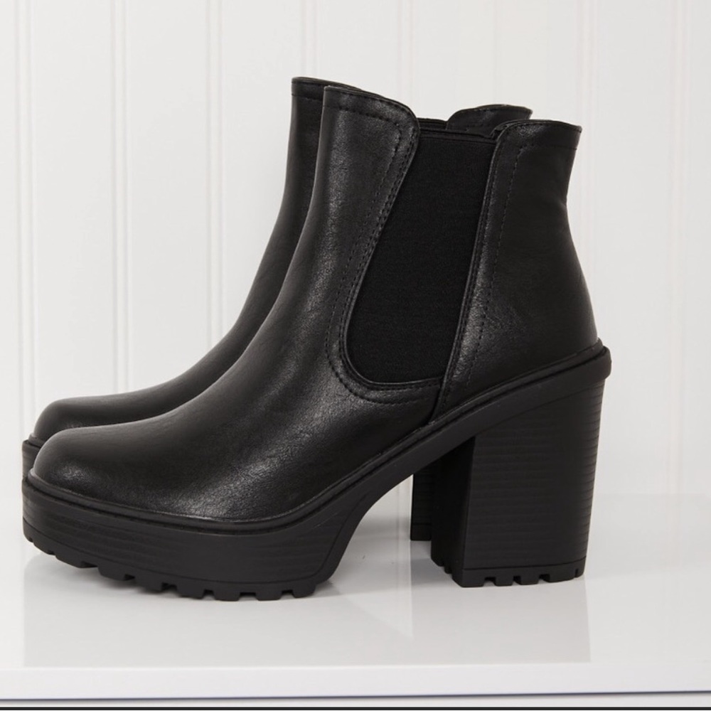 Forever Link Moving Forward Lug Sole Chelsea Boots combat & moto boots NEW - Picture 7 of 7